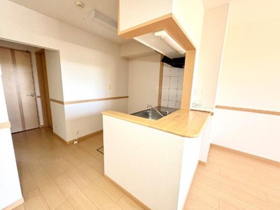 【居間・リビング】 | Ｗｉｎｇ　Ｃｏｕｒｔ　ＳＯＭＥＹＡ | リビング