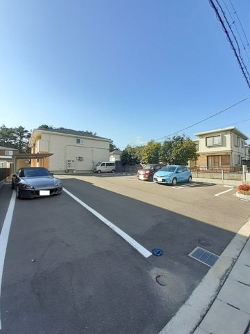ウエストヒルの駐車場