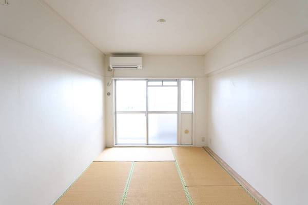 ビレッジハウス笠寺タワー1号棟の居間・リビング|ビレッジハウスの同一物件・同一タイプの間取りの写真です