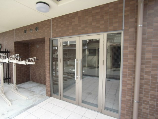 リブリ・Ueno Buildのエントランス