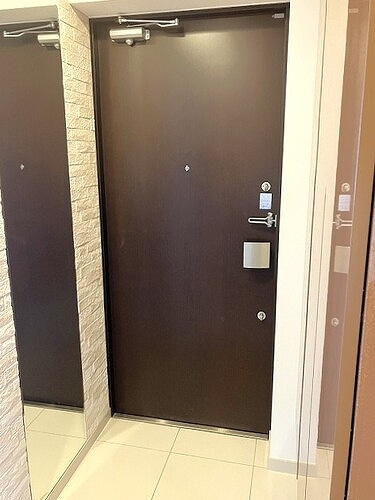 ブランズ琴似の玄関