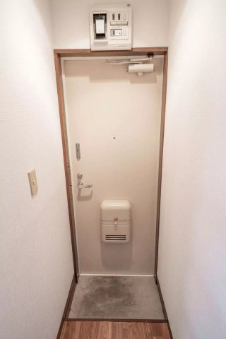 AP220 ライフピア・シモン 208の玄関|




