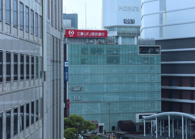 横浜モアーズ　220ｍ