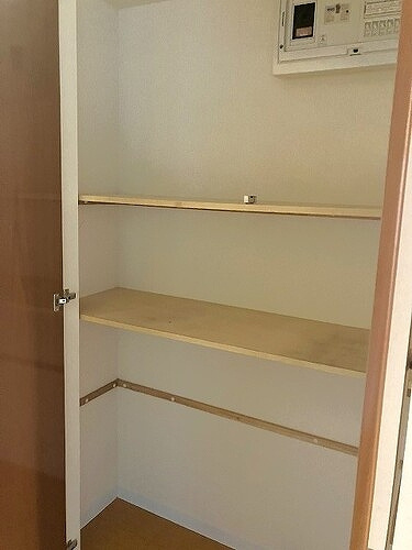 グランアルト福住オーヴェスト棟のその他|廊下物入