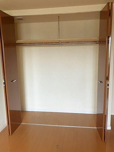 グランアルト福住オーヴェスト棟の収納|洋室約8.0畳　収納