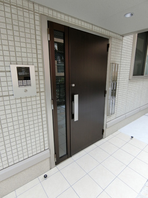 オートロック付きのエントランスです♪