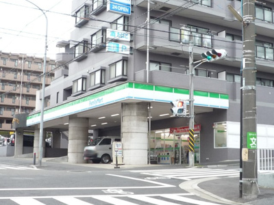 ファミリーマート 戸塚名瀬町店まで220ｍ