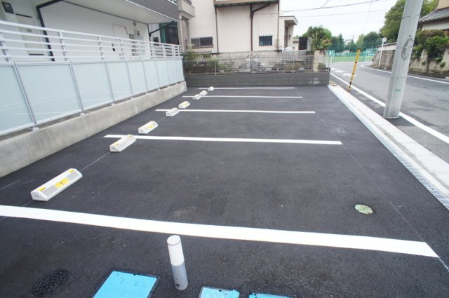 リブリ・richeⅧの駐車場
