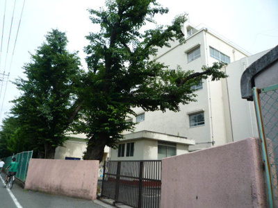 横浜市立希望ヶ丘小学校まで100m