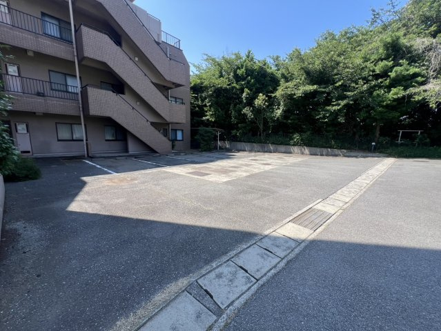 ツリーベルハイツの駐車場