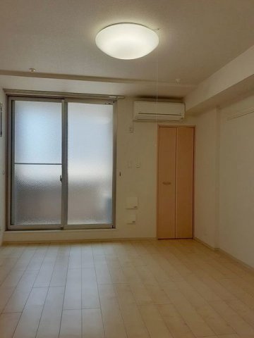ソレイユ静岡の居間・リビング