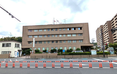 神奈川県警察 麻生警察署まで180ｍ
