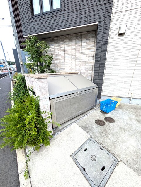 敷地内ゴミ置場