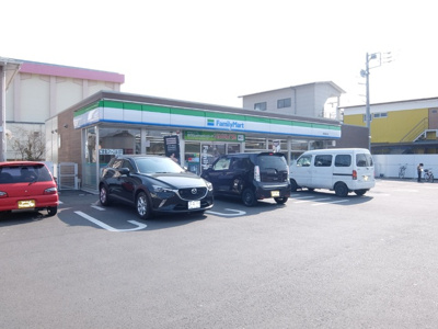 ファミリーマート 開成延沢店まで650ｍ