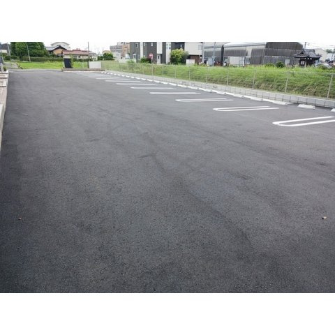羽島郡笠松町円城寺のアパートの駐車場