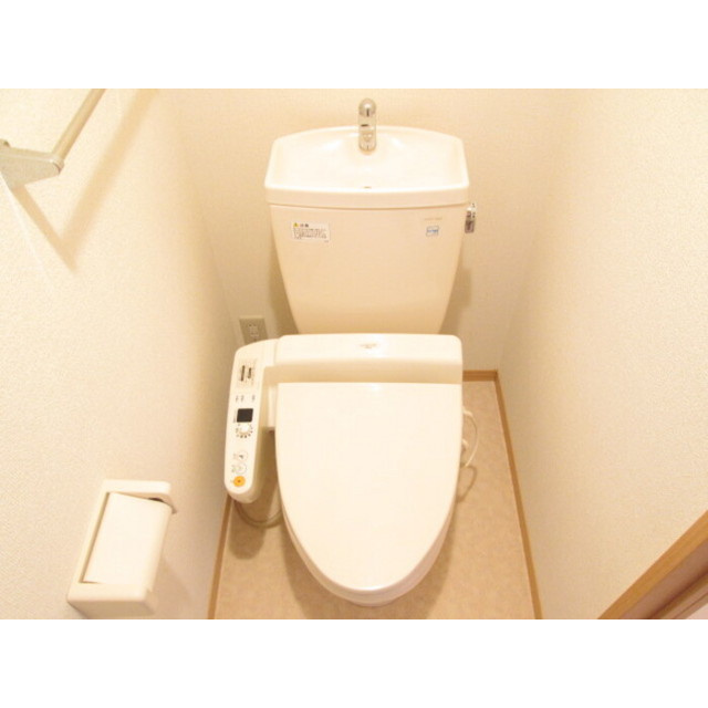 各務原市那加新田町１丁目のアパートのトイレ