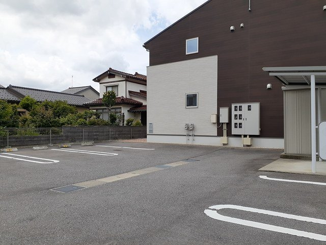ラ　コリーヌの駐車場|駐車場があるので、車を買う予定の方も安心です