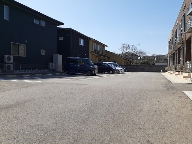フォルスラーマⅥの駐車場|駐車場完備です