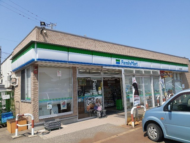 フォルスラーマⅥの周辺|ファミリーマート富山岩瀬浜店まで650m
