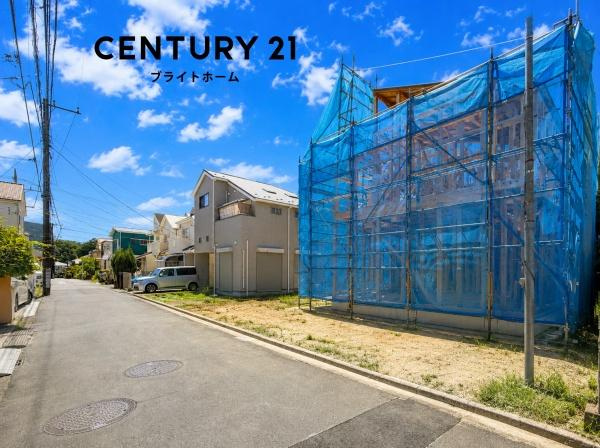 横浜市戸塚区南舞岡３丁目の新築一戸建の前面道路含む現地写真|陽当りの良さが伝わります。
是非一度、現地へ起こしください。

