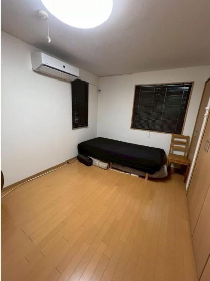 【子供部屋】 | ※AI加工によって室内の一部動産物は撤去しています。
