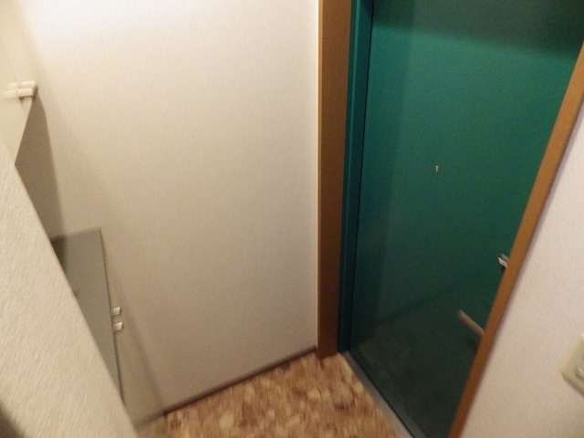 フラワーフラッツの玄関