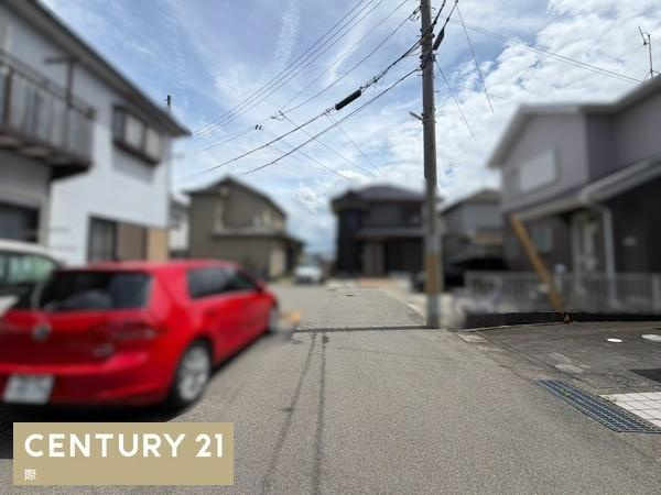 貴志川町前田　中古戸建の前面道路含む現地写真