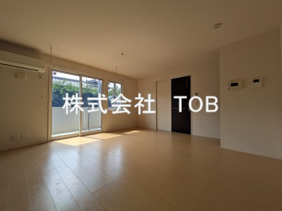 【居間・リビング】 | 下石原３丁目戸建Ａ棟 | リビング15.75帖