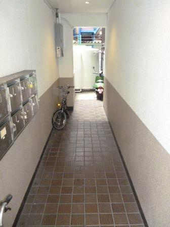 平尾ビルのエントランス|★共同廊下★