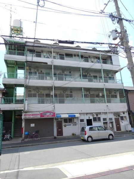 グリーンハウスのエントランス|★建物入り口です★