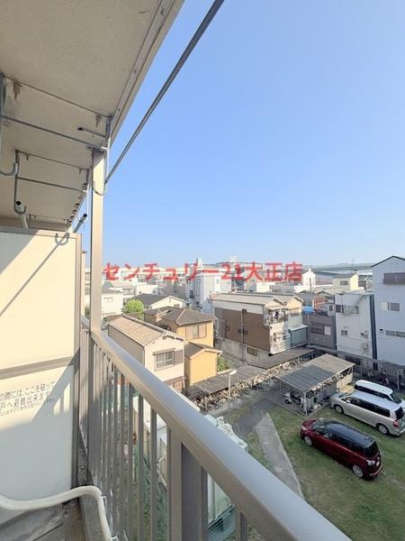 田中町住宅（2号棟）の駐車場|バルコニーにも収納
