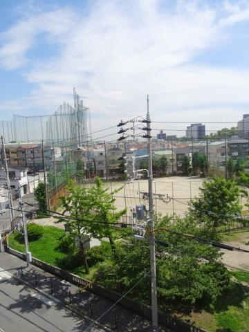 石川屋泉尾ビルの展望|★目の前が公園！日当たり良好★