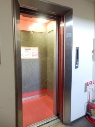 プチメゾン大正橋のエントランス|★エレベーターの中はこんな感じ★