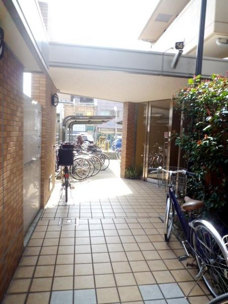 ナルトハイムの駐車場|★玄関出入口★