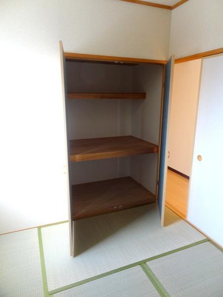ナルトハイムの収納|★収納付きの和室★
