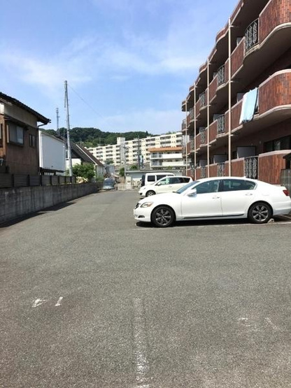 【駐車場】