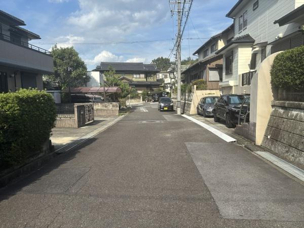 岡崎市細川町扇田・中古戸建の前面道路含む現地写真|前面道路です。