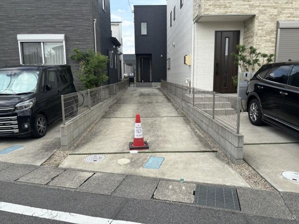 岡崎市大和町・中古戸建の駐車場|２台駐車できます！