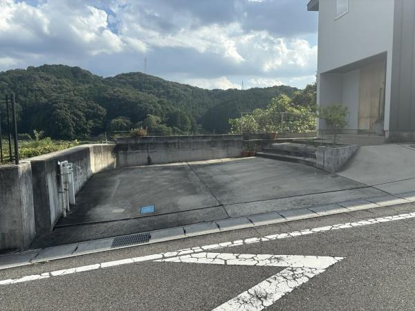 岡崎市桑原町・中古戸建の駐車場|２台駐車できます！