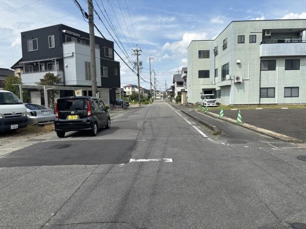 岡崎市北本郷町・中古戸建の前面道路含む現地写真|前面道路です。