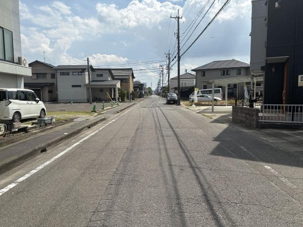 岡崎市北本郷町・中古戸建の前面道路含む現地写真|前面道路です。