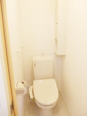 カリーナⅠのトイレ|ゆったりとした空間のトイレです