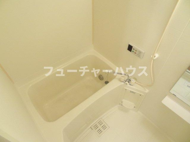メゾン・リヴァーサイドの浴室|ゆったり過ごせるお風呂です