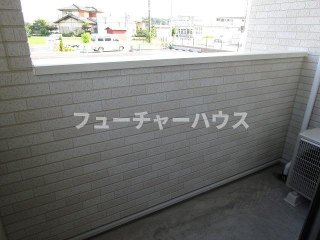 サニールーチェ　平須のバルコニー|外からの目が気にならないバルコニーで洗濯物が干せます