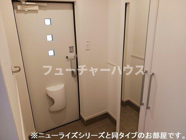 アルコ・イリスの玄関|収納もある玄関です