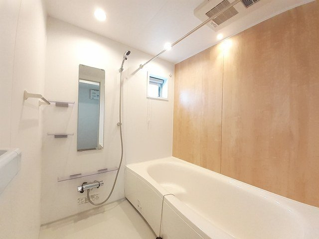富山市手屋２丁目のアパートの浴室