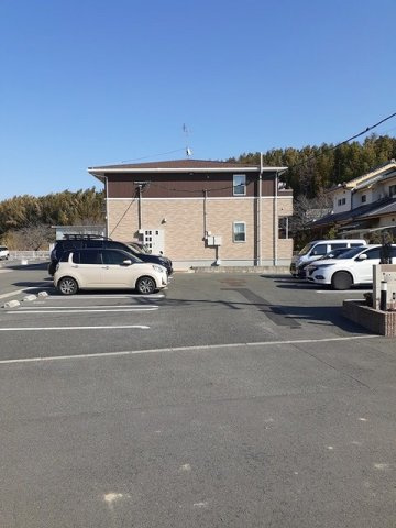 アルドーレⅠの駐車場