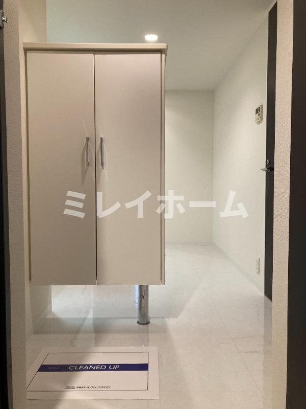 レジディア南雪谷の玄関
