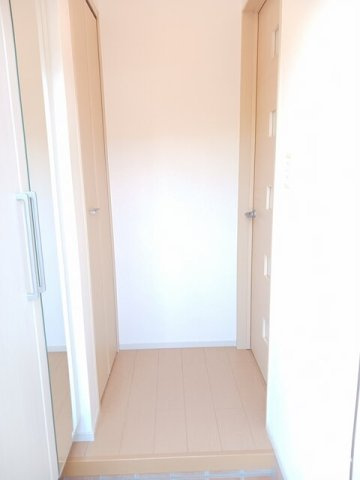 コリーヌ．Ｍ　Ａの玄関