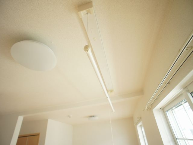 【設備】 | ノーブル | 室内物干しがあります。